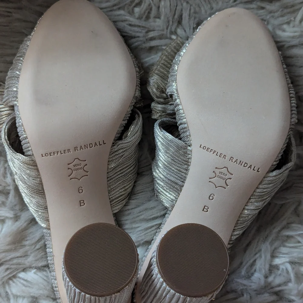 NWT Loeffler Randall Penny Platinum Pleated Bow Heels - Picture 14 of 16